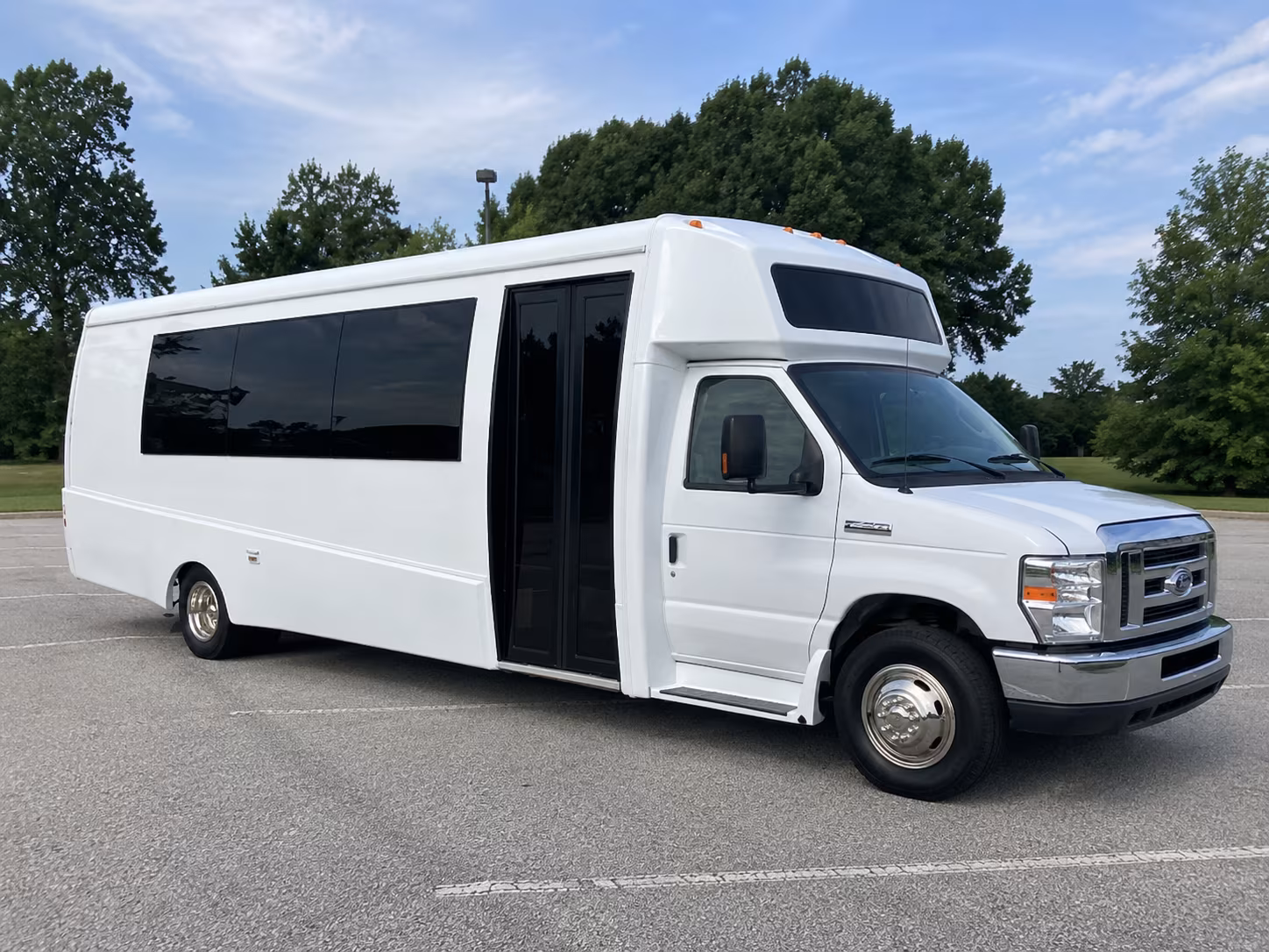 lexington 18 passenger party bus