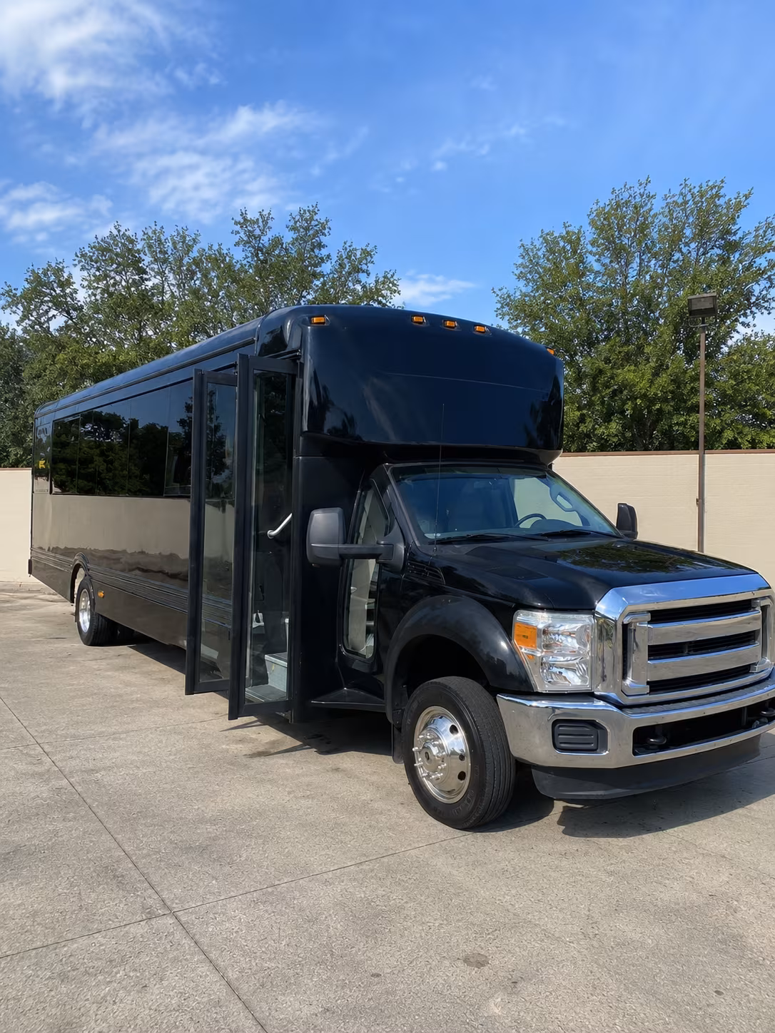 lexington 20 passenger party bus