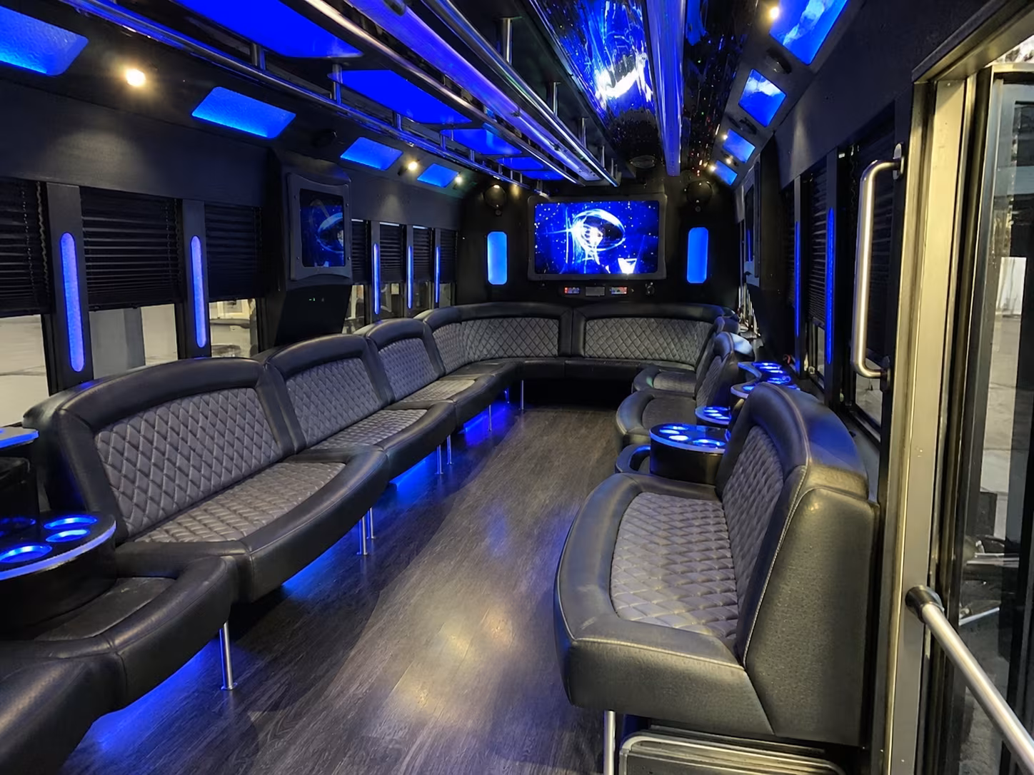 lexington 28 passenger party bus interior