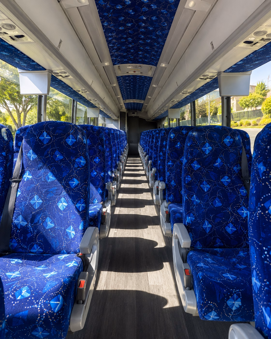 lexington charter bus rentals to louisville churchill downs