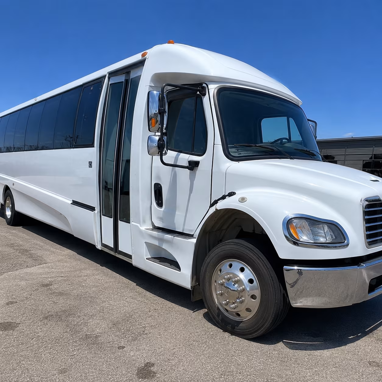 minibus rentals for smaller prom groups heading to spindletop hall and nearby event venues